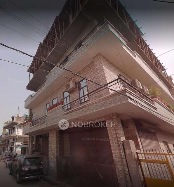 Godown/Warehouse in Sector 72, Noida for sale 