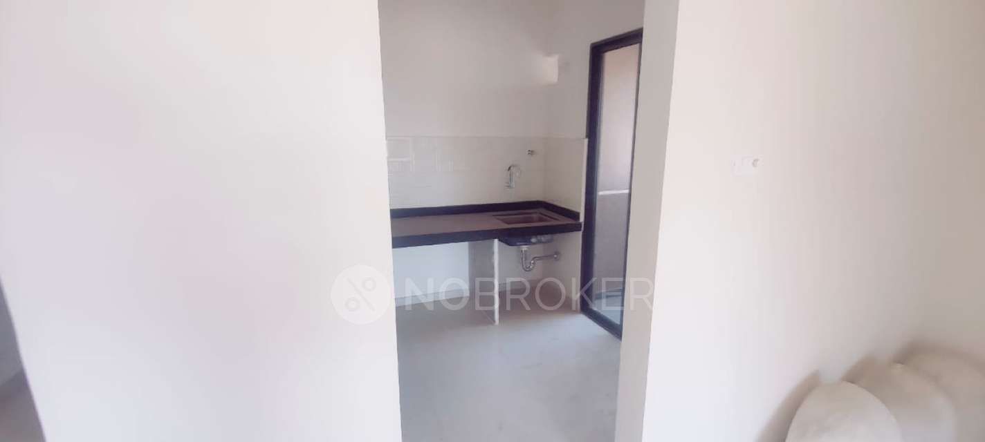 Single Room for Male In 3 BHK  In Mantra Montana In  Dhanori