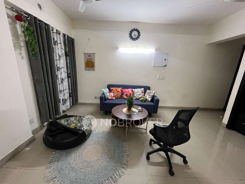 Single Room for Female In 3 BHK  In Sethi Max Royal In Sector 76