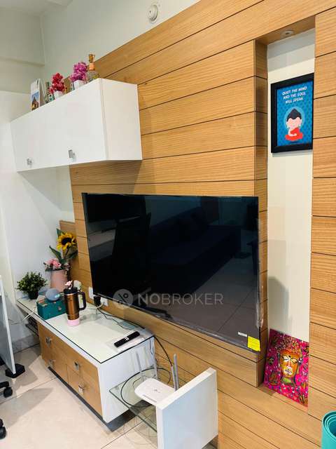 Single Room for Female In 2 BHK  In Srimitra Solitaire In Kasavanahalli
