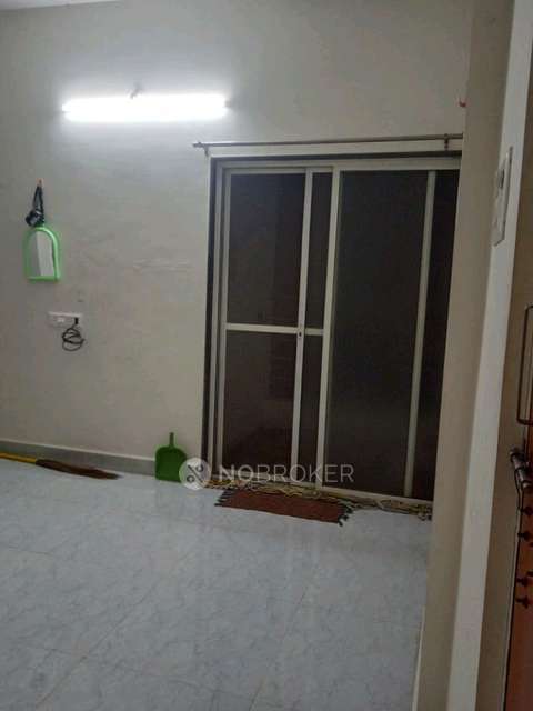 Shared Room for Female In 1 BHK  In Sk Heights Gayatri Park Lane No1.near Undre Hospital Kesnanad Fata In Wagholi