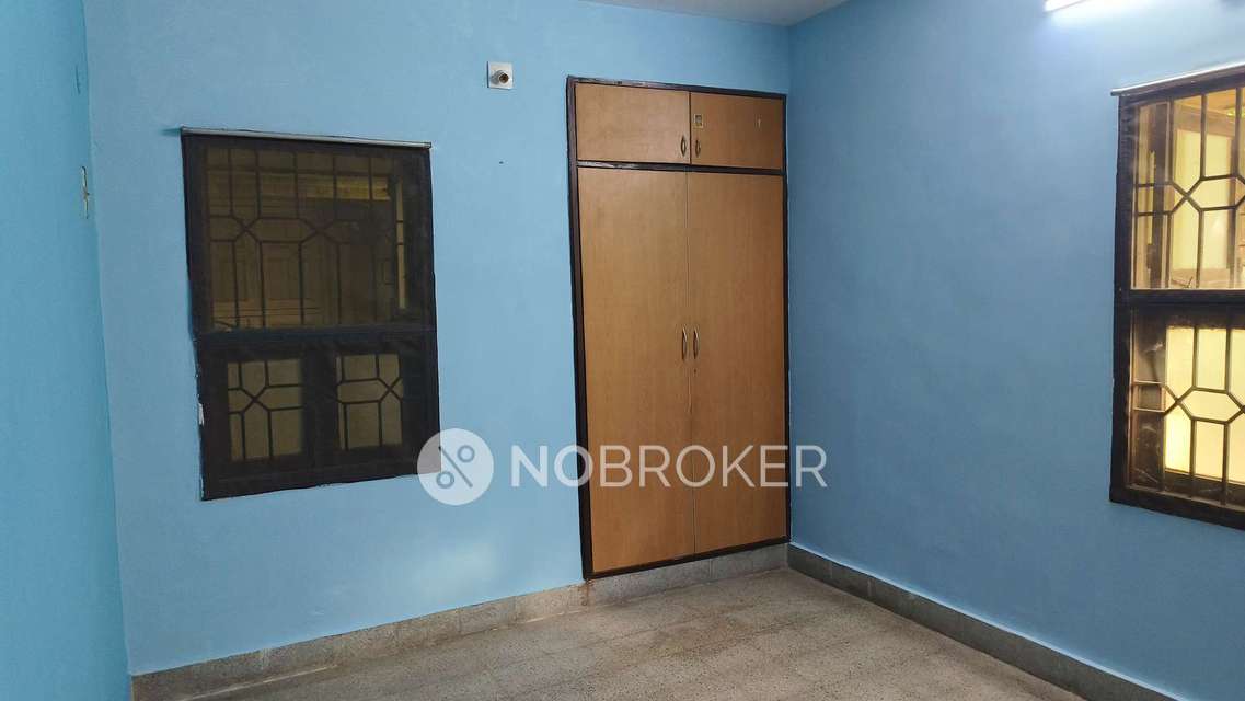 4 BHK Flat In Rail Nagar Flat Owners Association, Koyambedu for Rent  In Koyambedu