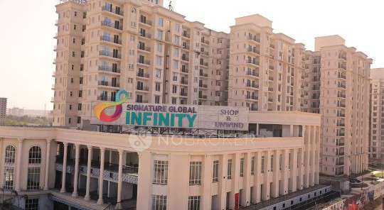 2 BHK Flat In The Serenas Tower for Rent  In Shona