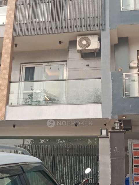 1 RK Flat for Rent  In Sector 52