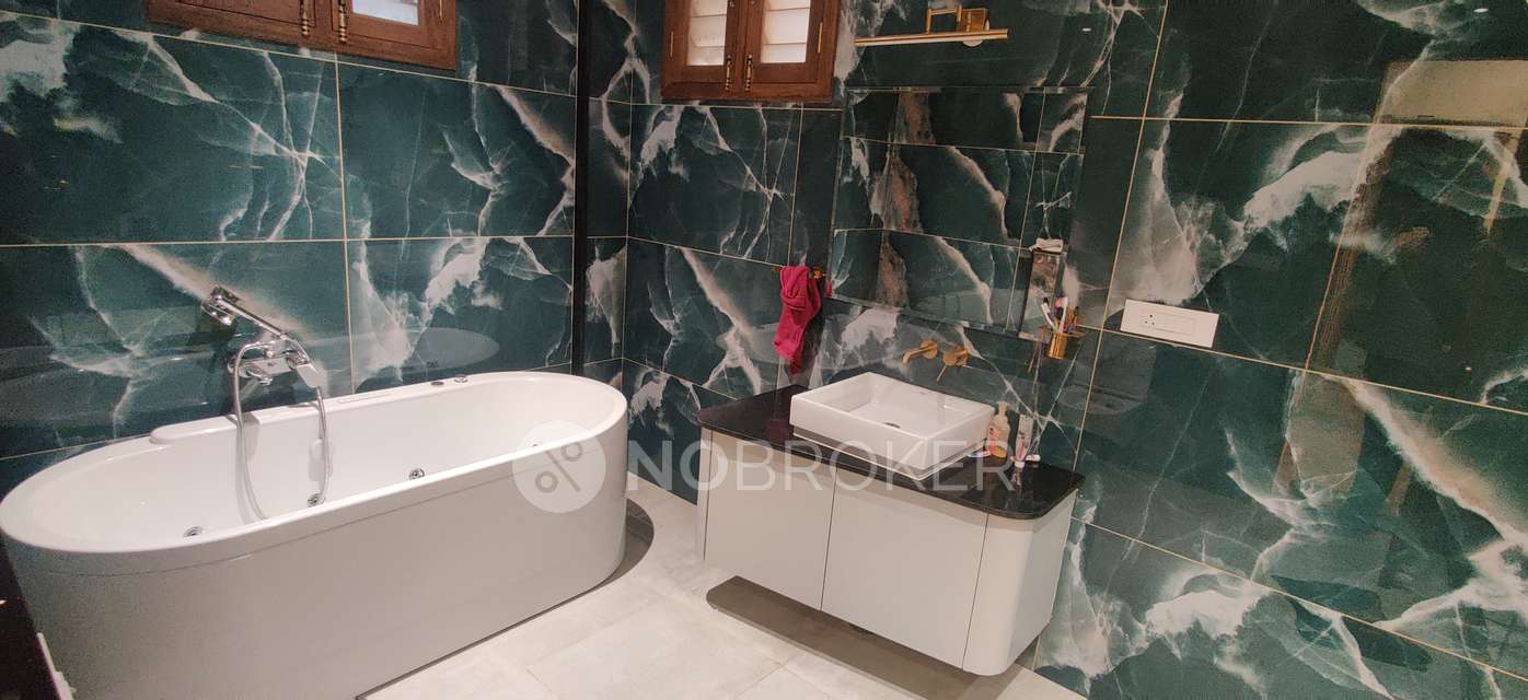 4+ BHK House For Sale  In Singasandra