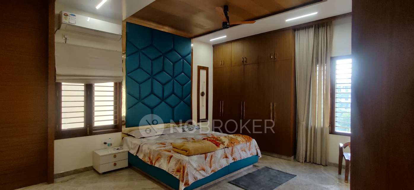 4+ BHK House For Sale  In Singasandra