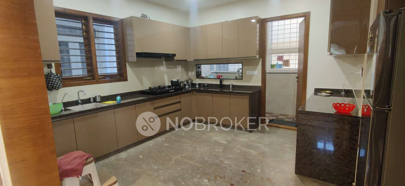4+ BHK House For Sale  In Singasandra