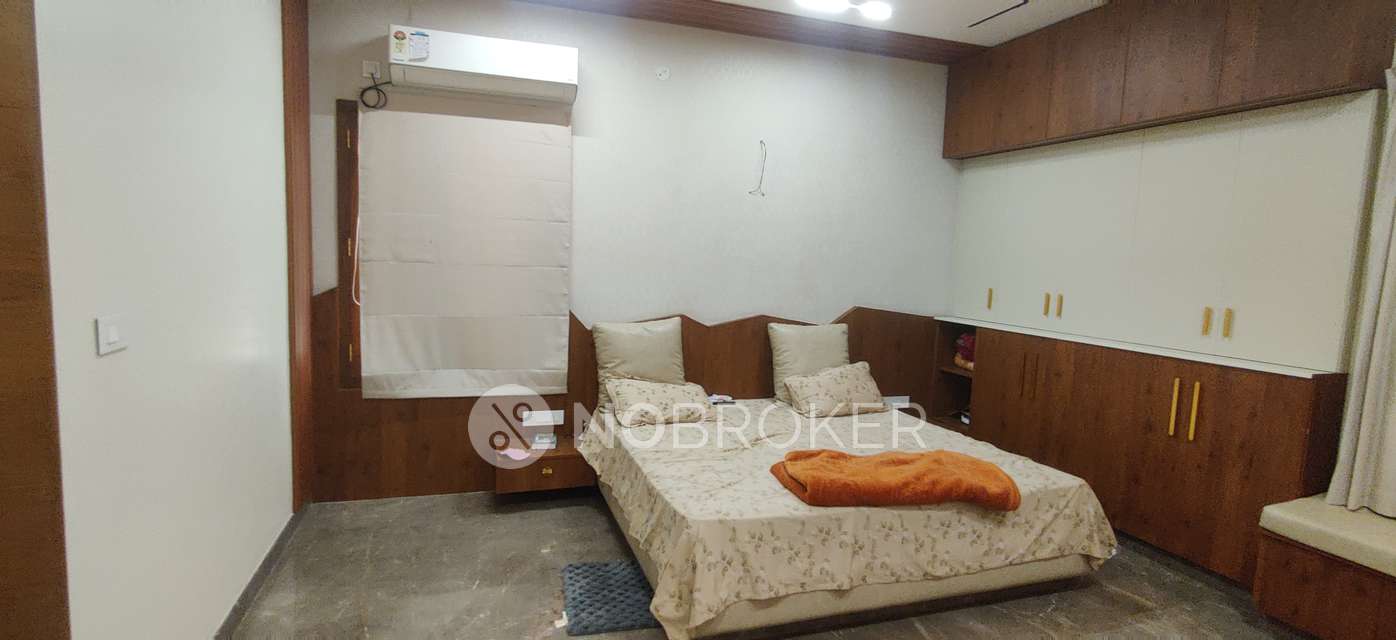 4+ BHK House For Sale  In Singasandra