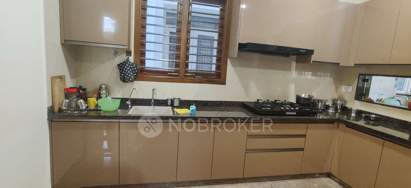 4+ BHK House For Sale  In Singasandra
