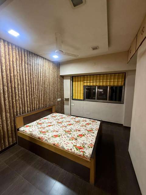 Single Room for Female In 2 BHK  In Udyan Chs, Ghatkopar East In Ghatkopar East