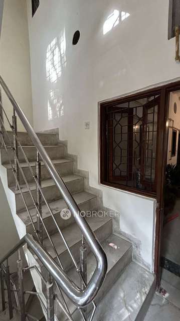 2 BHK for Rent  In Nizamuddin West Market