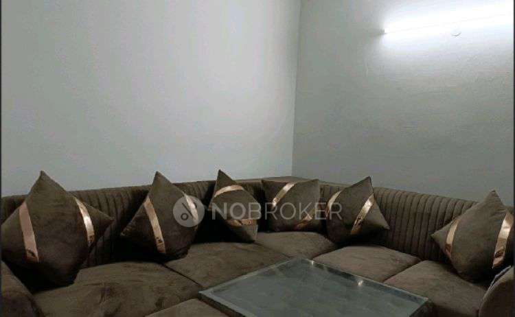 2 BHK Flat In Geeta Colony Prws Block 3 And 7  For Sale  In  Geeta Colony, New Delhi