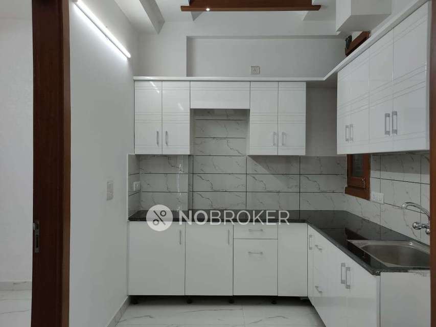 Single Room for Male In 2 BHK  In White Orchid In Indirapuram