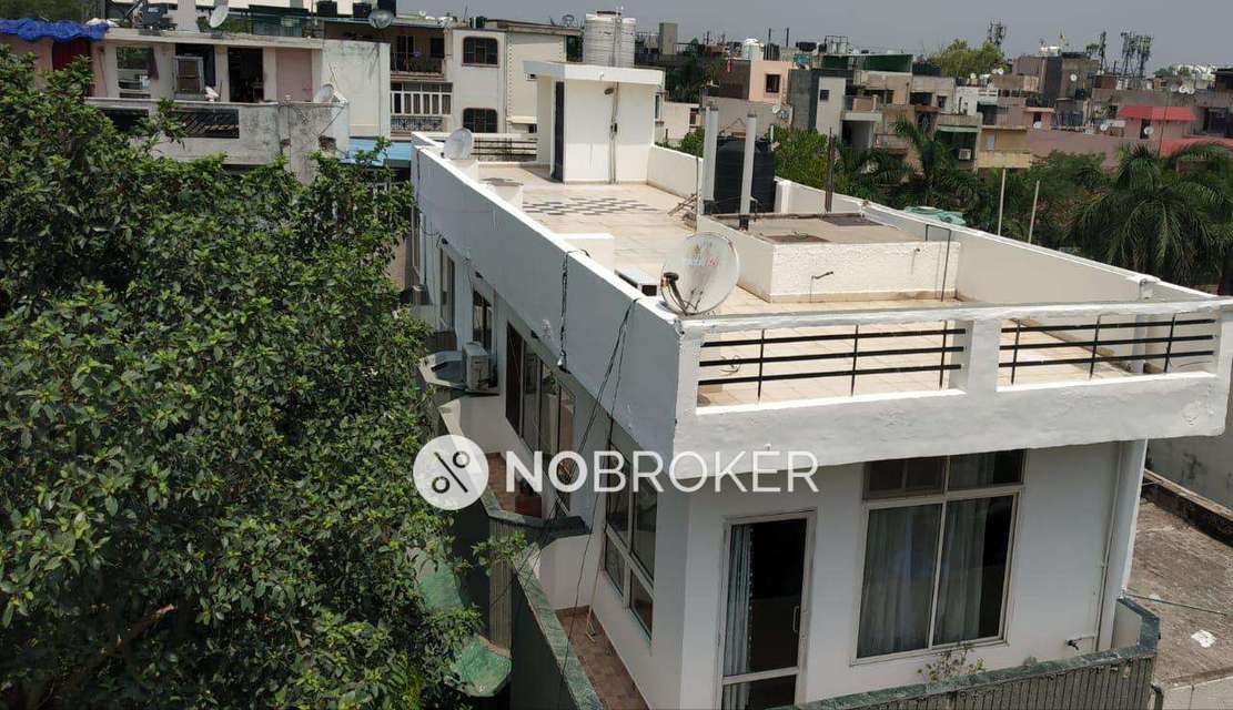 1 RK Flat In Apartment for Rent  In Lajpat Nagar Ii