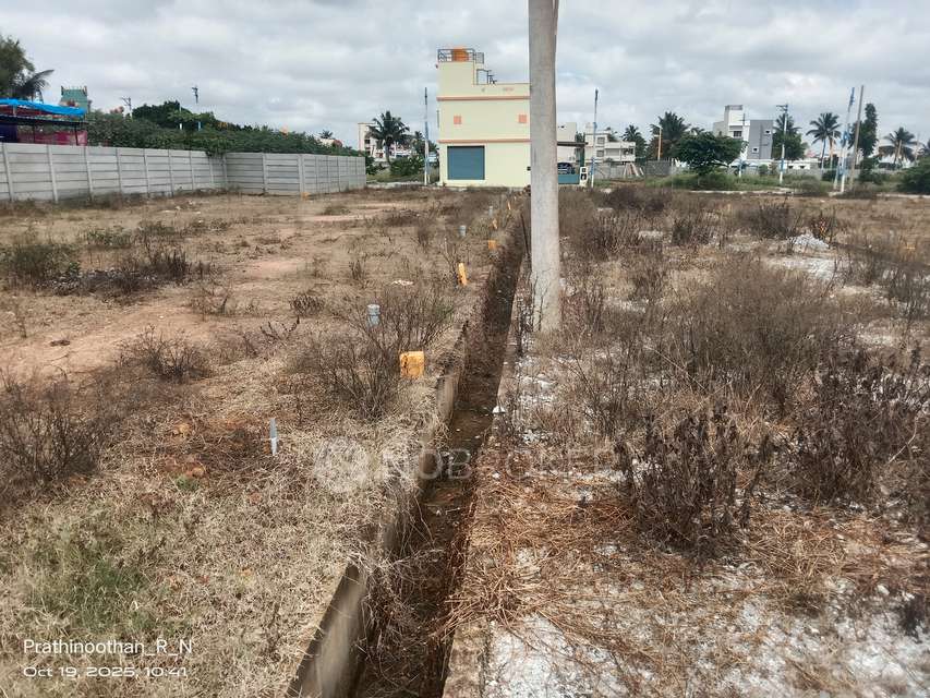 Plot For Sale  In Vs Layout Phase 2 In Gundur