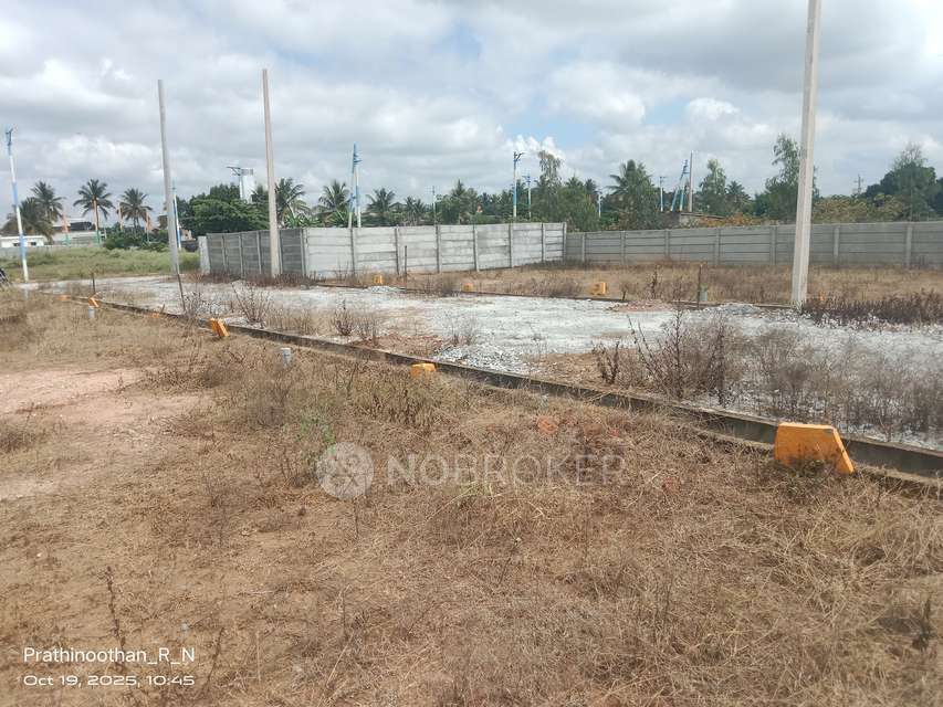 Plot For Sale  In Vs Layout Phase 2 In Gundur