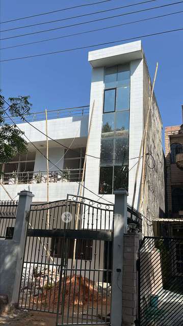2 BHK House for Rent  In Sector 55