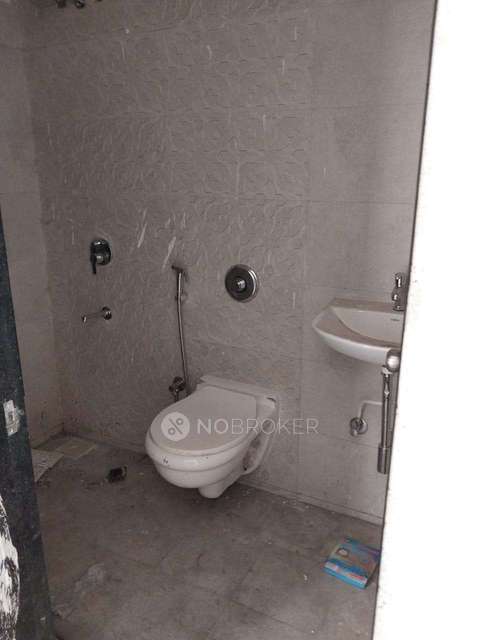 2 BHK Flat In Uk Iridium For Sale  In Kandivali East