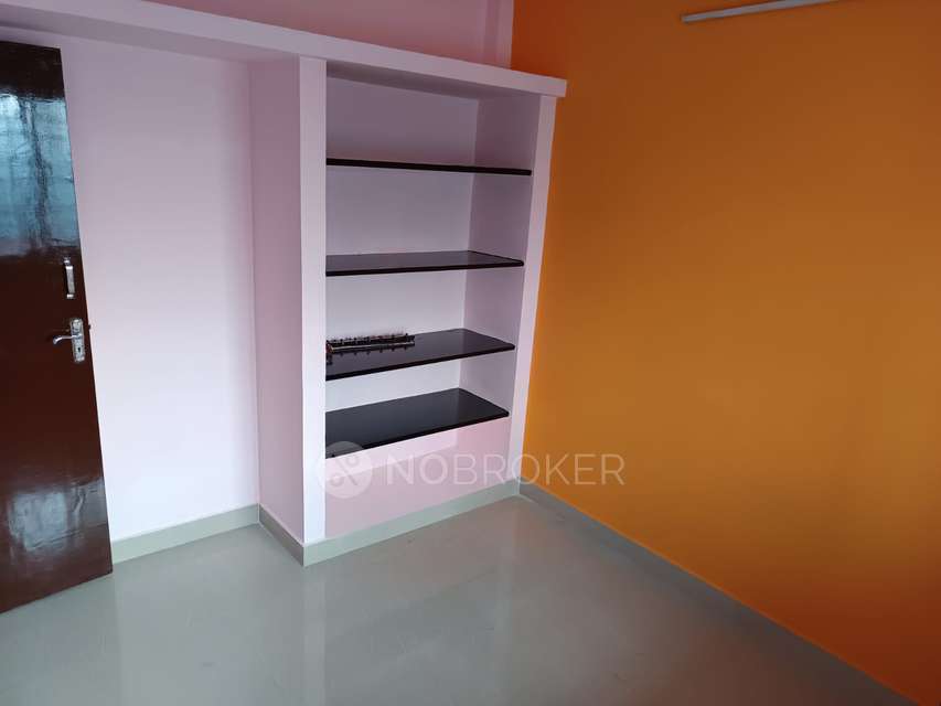 2 BHK Flat In Sri Ganesh Flats For Sale  In Madambakkam