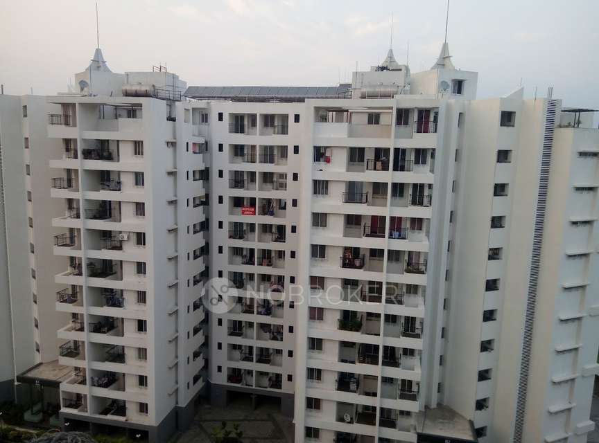 Single Room for Female In 2 BHK  In Saarrthi Sovereign Housing Society In Hinjawadi