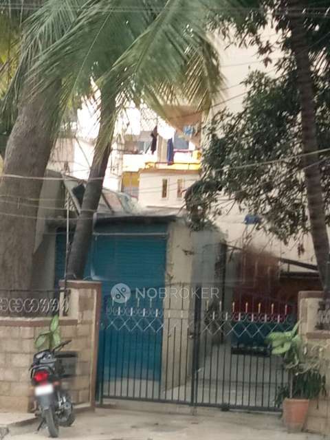 PG for Girls in Ombr Layout