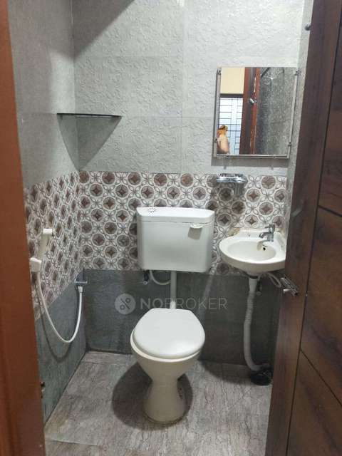 2 BHK Flat In Atiqh Apartment For Sale  In Mangammanapalya