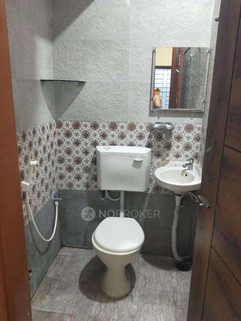 2 BHK Flat In Atiqh Apartment For Sale  In Mangammanapalya