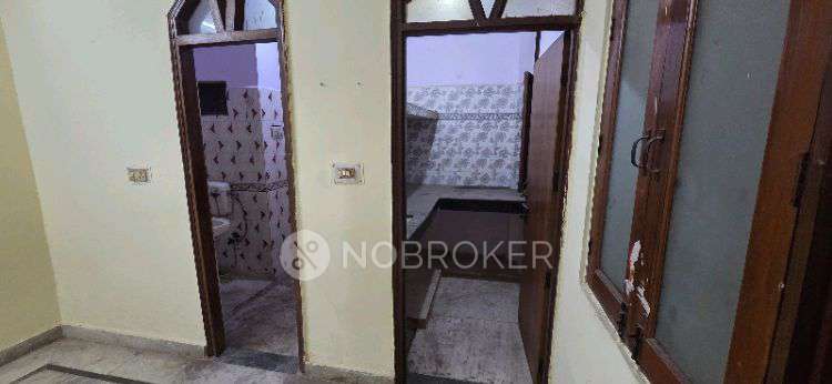 1 BHK Flat In New Ashok Nagar, Sangam Gali for Rent  In New Ashok Nagar