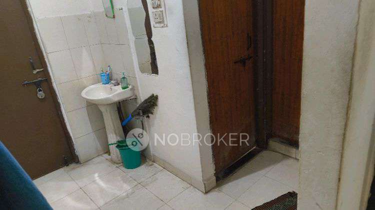 Shared Room for Female In 1 RK  In Sabariya Apartment In Karad Dairy