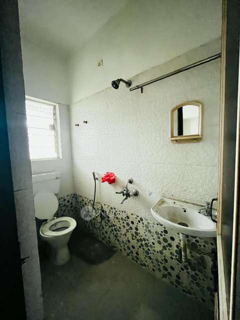 2 BHK Flat In Tulsi Aangan Society for Rent  In Tulsi Aangan Society