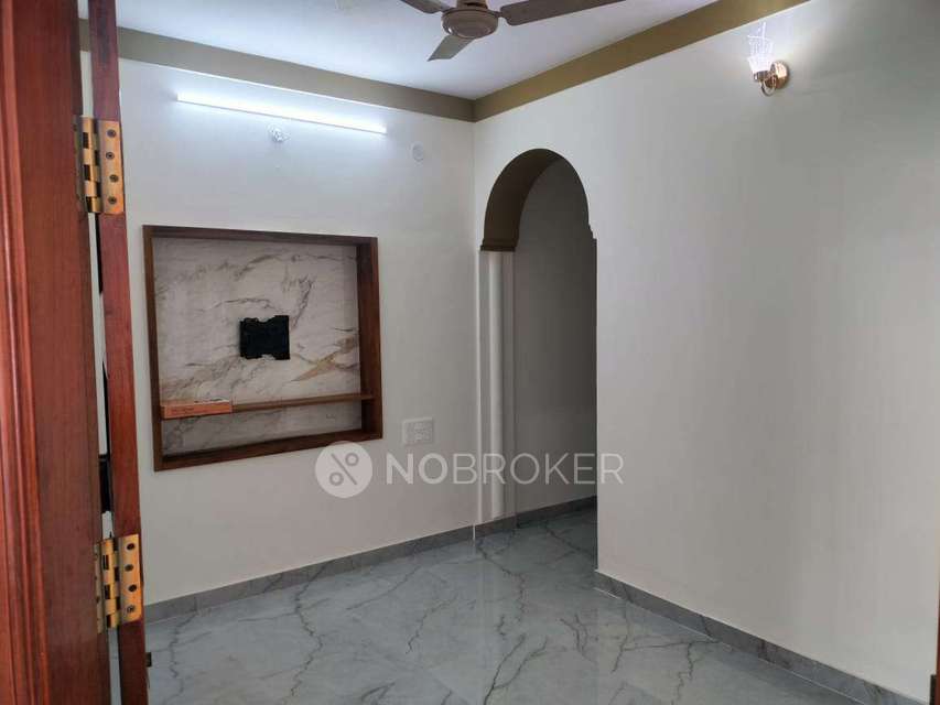 2 BHK House for Lease  In 8321, 2nd Main Rd