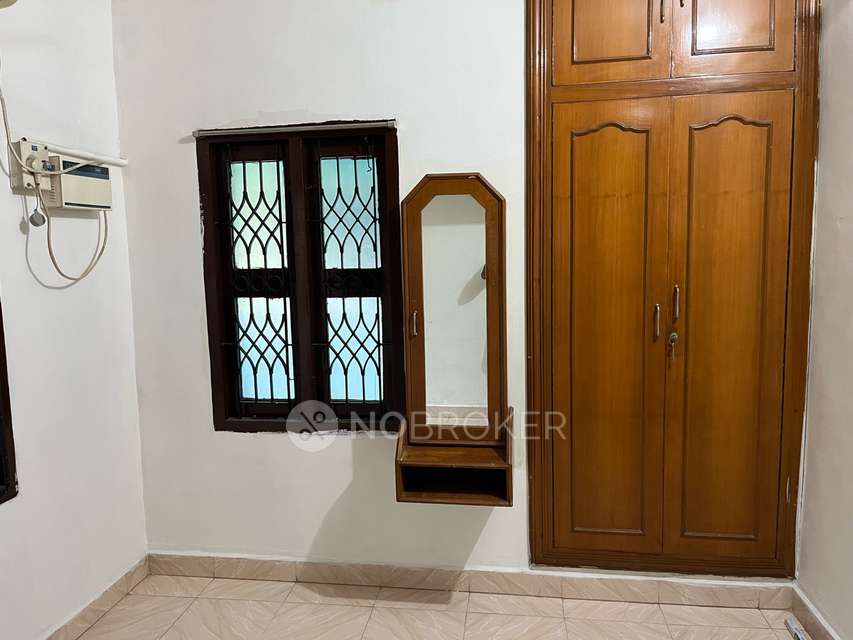 2 BHK Flat In Kadambari Apartments, Chrompet  For Sale  In Chromepet