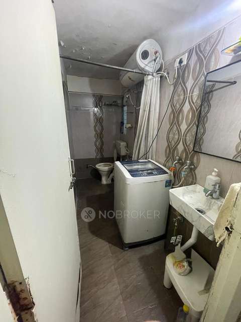 2 BHK Flat In Runwal Paradise, Kothrud for Rent In Kothrud