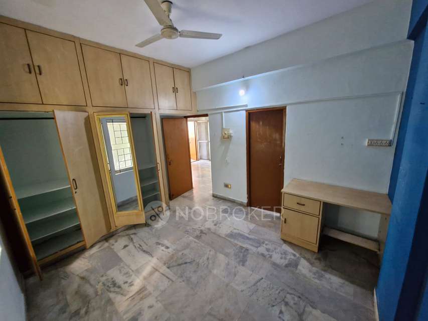2 BHK Flat In Akashdeep Apartment For Sale  In Begumpet