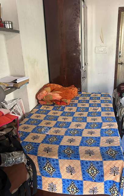 PG for Boys in Labour Chowk