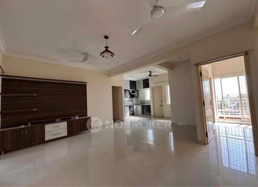 Single Room for Male In 3 BHK  In Panorama Regency In Singasandra 