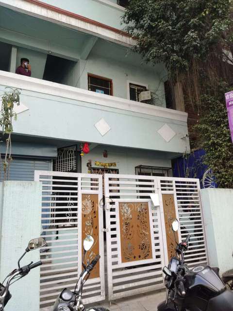 Shared Room for Male In 2 BHK  In Gokhalenagar