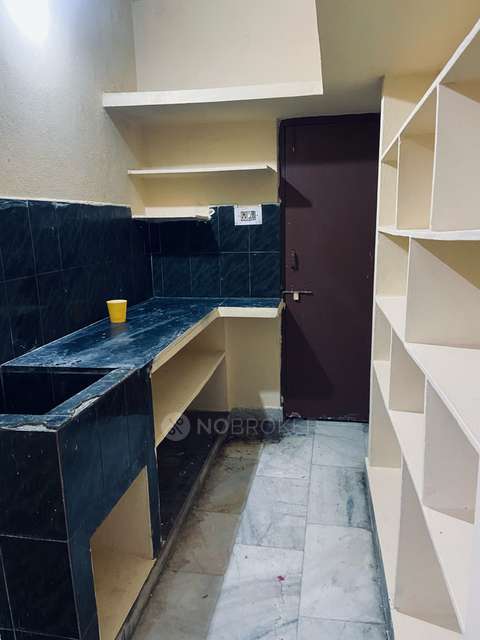 2 BHK Flat In Standalone Building  for Rent  In Amaravathi High School