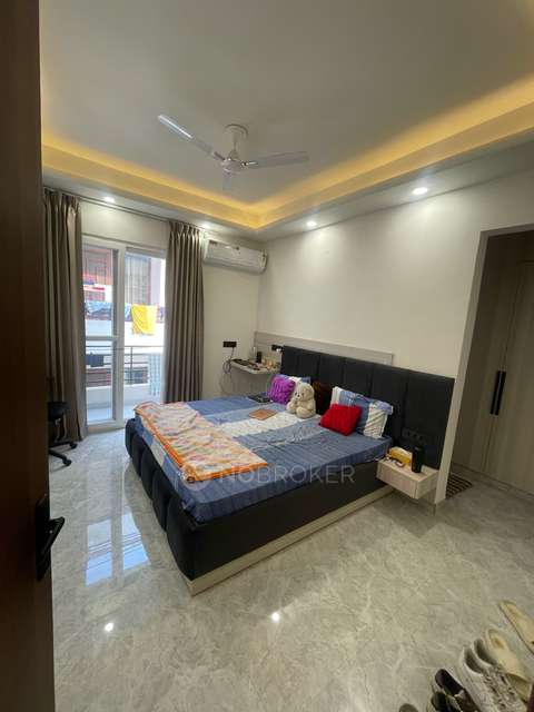 Single Room for Male In 2 BHK  In 870 In Sector 43