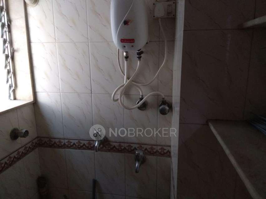 2 BHK Flat In Deep Sadan Co-operative Housing Society For Sale  In Malad West