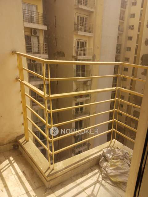 2 BHK Flat In Paras Tierea For Sale  In Sector 137