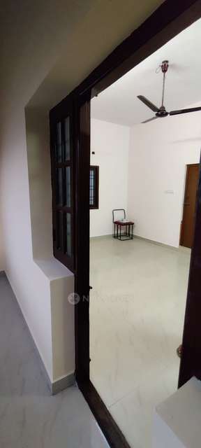2 BHK Flat In Friends Towers For Sale  In Selaiyur