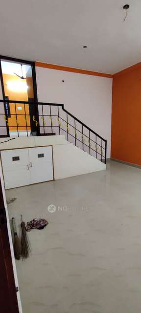 2 BHK Flat In Friends Towers For Sale  In Selaiyur