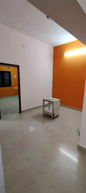 2 BHK Flat In Friends Towers For Sale  In Selaiyur