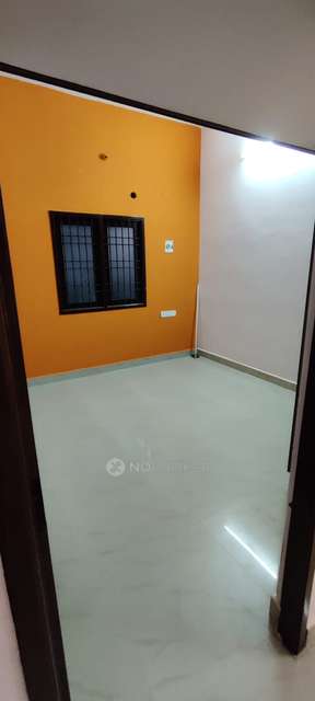 2 BHK Flat In Friends Towers For Sale  In Selaiyur