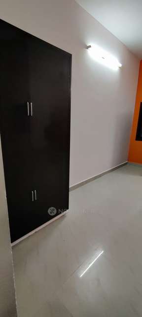 2 BHK Flat In Friends Towers For Sale  In Selaiyur