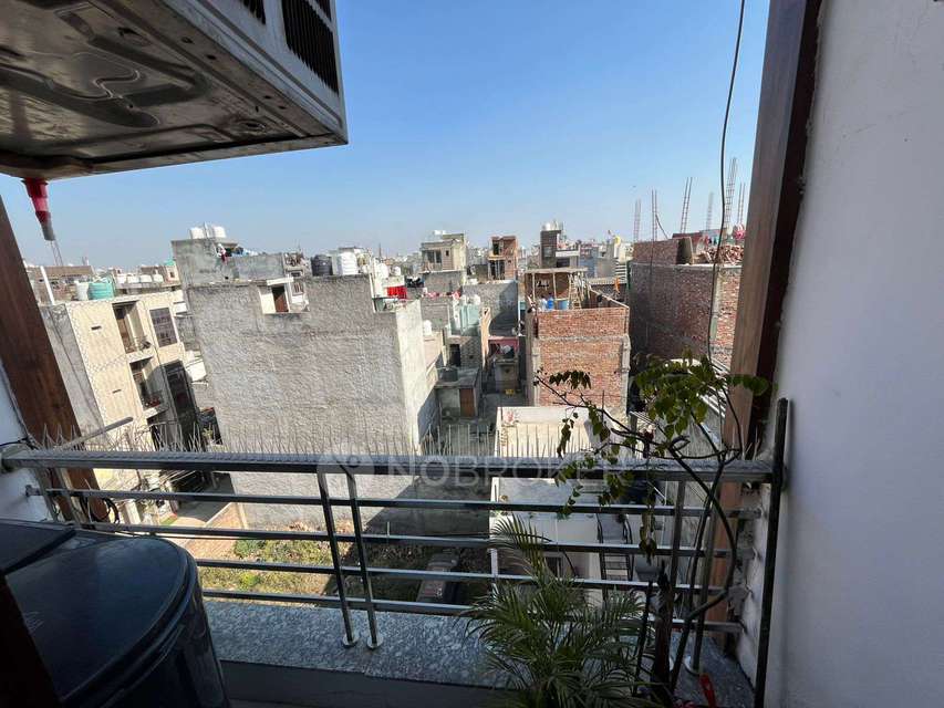 2 BHK Flat In Apartment For Sale  In Mohan Garden Uttam Nagar