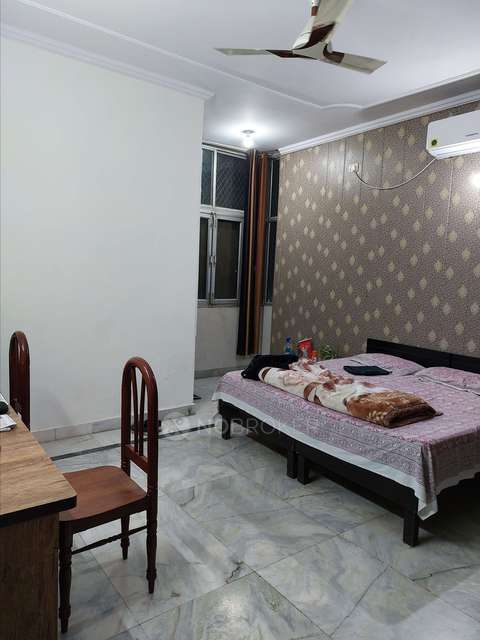 2 BHK Flat In Super Mig Express View Apartment, Sector 93 For Sale  In Sector 93