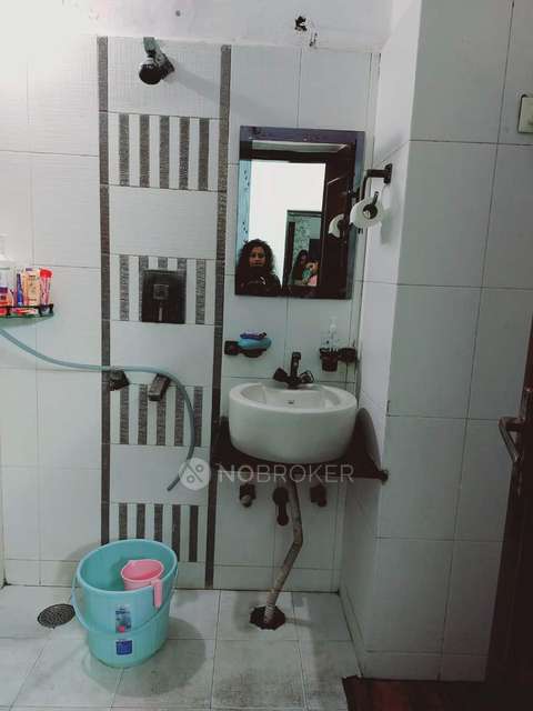 2 BHK Flat In Super Mig Express View Apartment, Sector 93 For Sale  In Sector 93