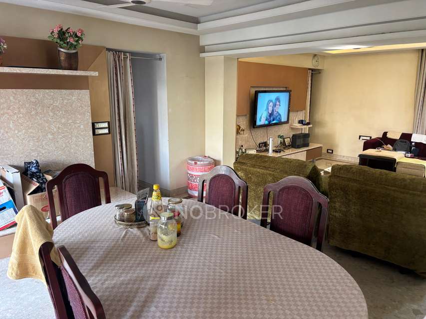 4 BHK Flat In Trishala Apartment Dadar East For Sale  In Dadar